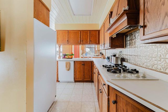 1552 ALGOMA BOULEVARD, Oshkosh, WI 54901