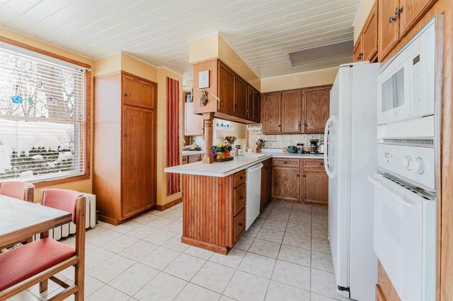 1552 ALGOMA BOULEVARD, Oshkosh, WI 54901