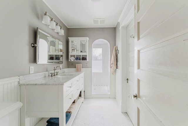 1552 ALGOMA BOULEVARD, Oshkosh, WI 54901