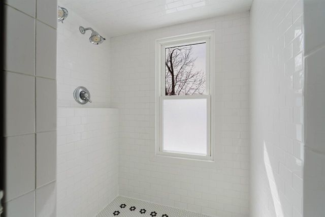 1552 ALGOMA BOULEVARD, Oshkosh, WI 54901