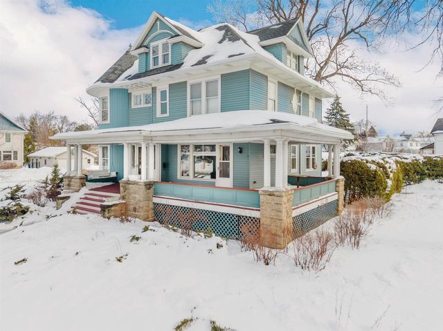 1552 ALGOMA BOULEVARD, Oshkosh, WI 54901