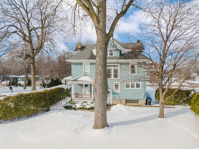 1552 ALGOMA BOULEVARD, Oshkosh, WI 54901