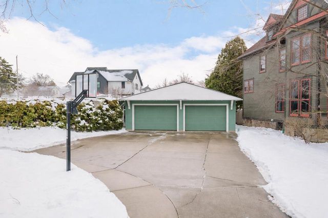 1552 ALGOMA BOULEVARD, Oshkosh, WI 54901