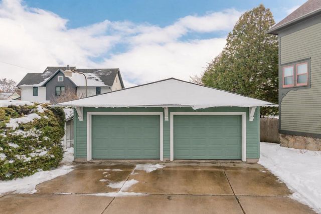 1552 ALGOMA BOULEVARD, Oshkosh, WI 54901