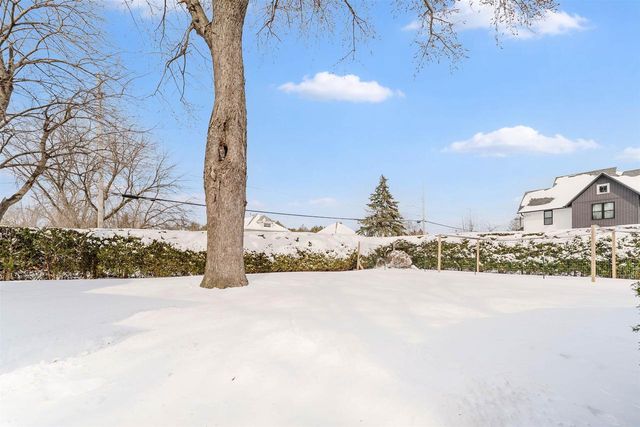 1552 ALGOMA BOULEVARD, Oshkosh, WI 54901