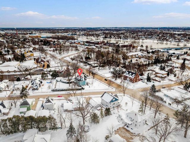 1552 ALGOMA BOULEVARD, Oshkosh, WI 54901