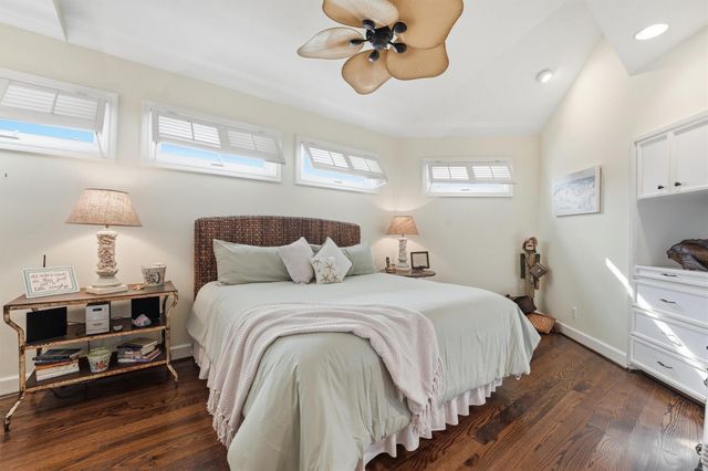 16635 Jamaica Cove Road, Jamaica Beach, TX 77554