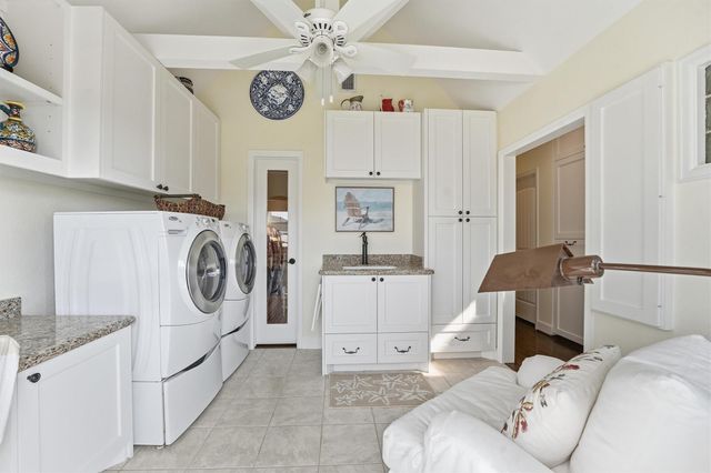 16635 Jamaica Cove Road, Jamaica Beach, TX 77554