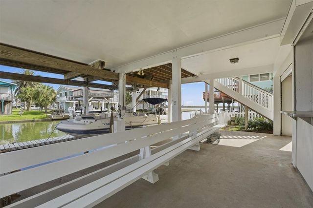 16635 Jamaica Cove Road, Jamaica Beach, TX 77554