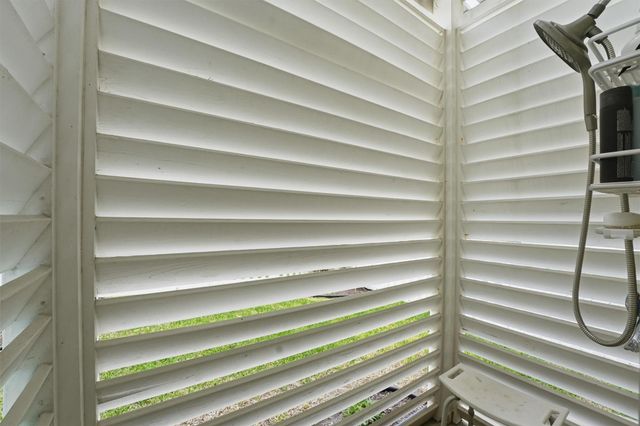 16635 Jamaica Cove Road, Jamaica Beach, TX 77554