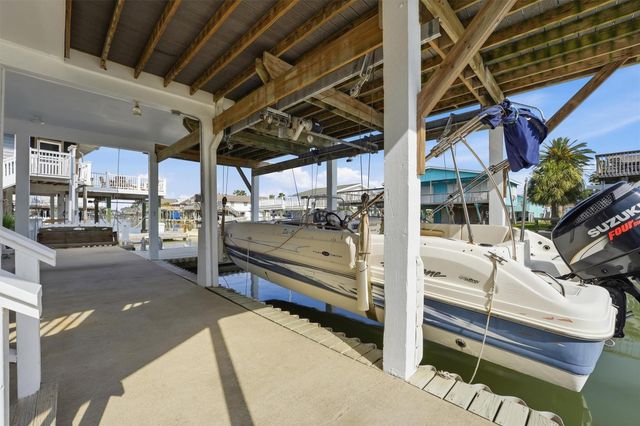 16635 Jamaica Cove Road, Jamaica Beach, TX 77554