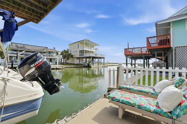 16635 Jamaica Cove Road, Jamaica Beach, TX 77554