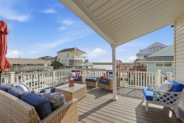 16635 Jamaica Cove Road, Jamaica Beach, TX 77554