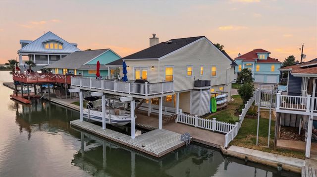 16635 Jamaica Cove Road, Jamaica Beach, TX 77554