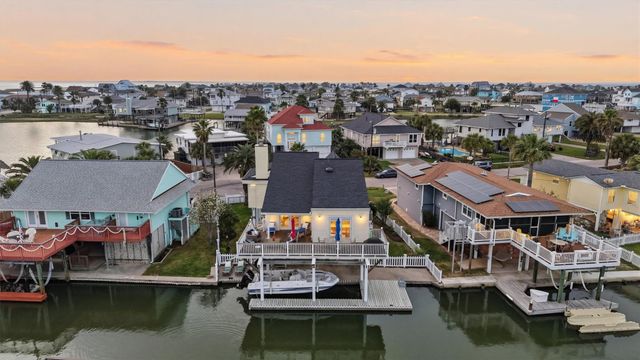 16635 Jamaica Cove Road, Jamaica Beach, TX 77554