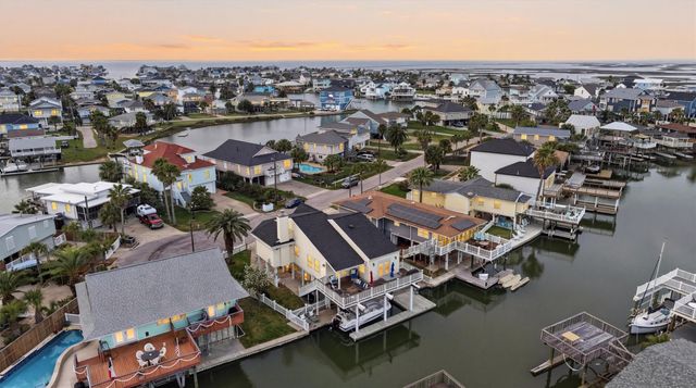 16635 Jamaica Cove Road, Jamaica Beach, TX 77554