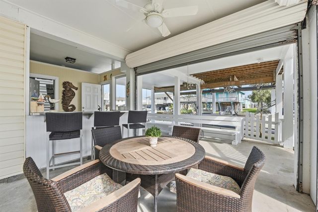 16635 Jamaica Cove Road, Jamaica Beach, TX 77554