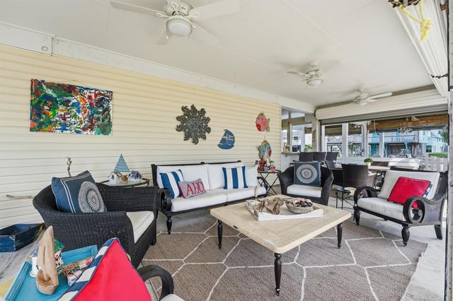 16635 Jamaica Cove Road, Jamaica Beach, TX 77554