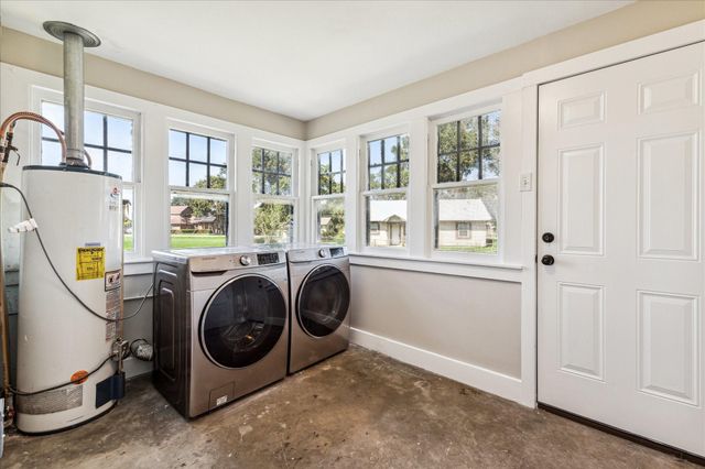 422 Silliman Street, Sealy, TX 77474