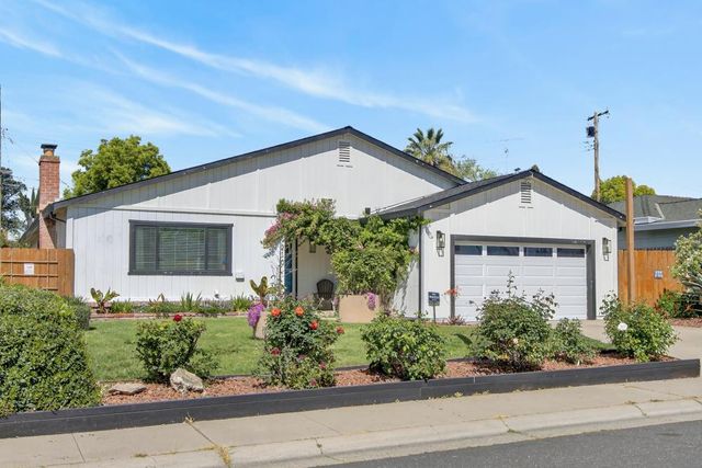 210 Baldwin Ave, Roseville, CA 95678