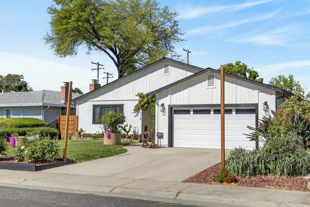 210 Baldwin Ave, Roseville, CA 95678