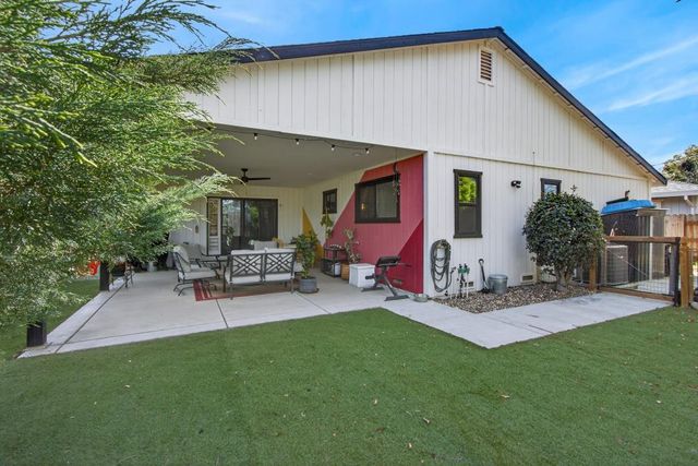 210 Baldwin Ave, Roseville, CA 95678