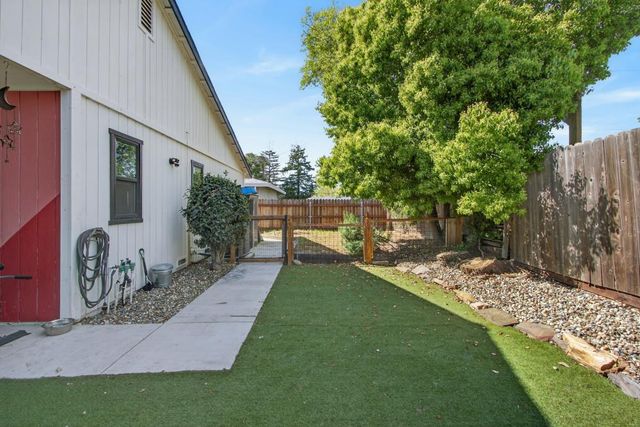 210 Baldwin Ave, Roseville, CA 95678
