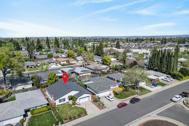 210 Baldwin Ave, Roseville, CA 95678