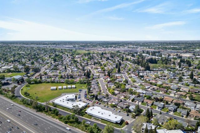 210 Baldwin Ave, Roseville, CA 95678