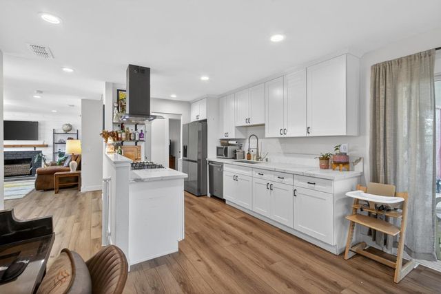 210 Baldwin Ave, Roseville, CA 95678