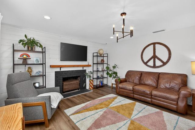 210 Baldwin Ave, Roseville, CA 95678