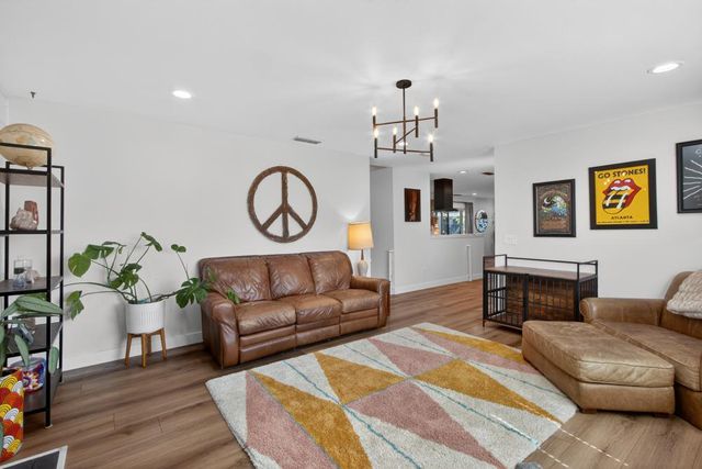 210 Baldwin Ave, Roseville, CA 95678