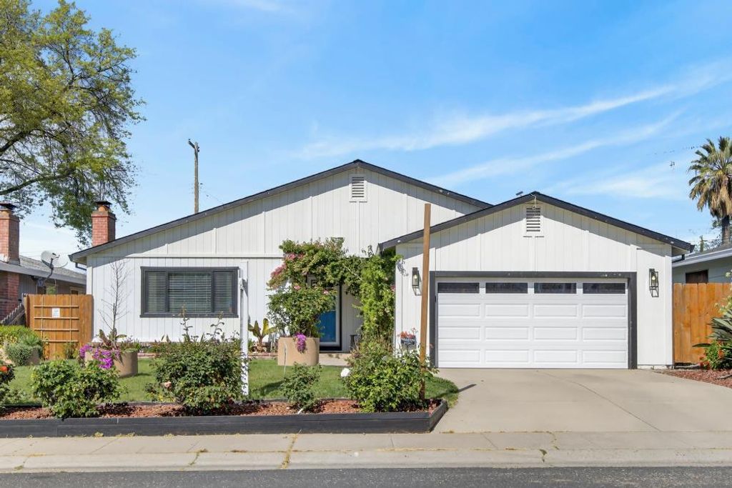 210 Baldwin Ave, Roseville, CA 95678
