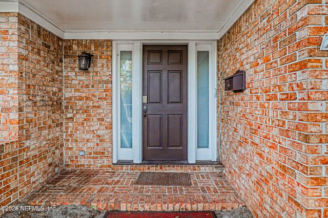 3968 KADEN Drive E, Jacksonville, FL 32277