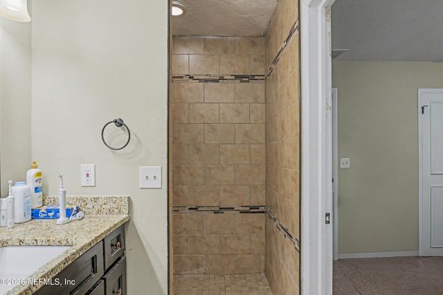 3968 KADEN Drive E, Jacksonville, FL 32277