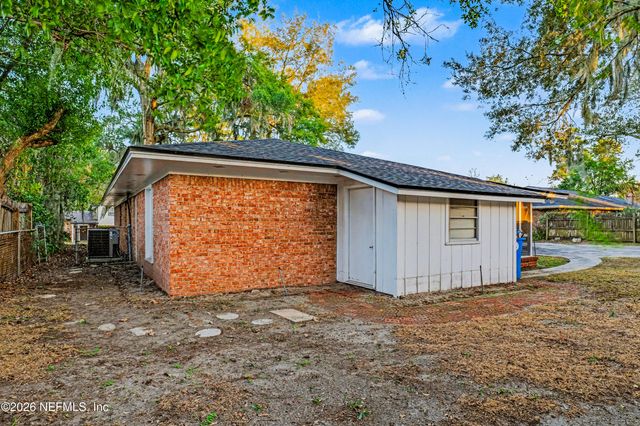 3968 KADEN Drive E, Jacksonville, FL 32277