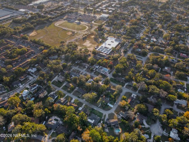 3968 KADEN Drive E, Jacksonville, FL 32277