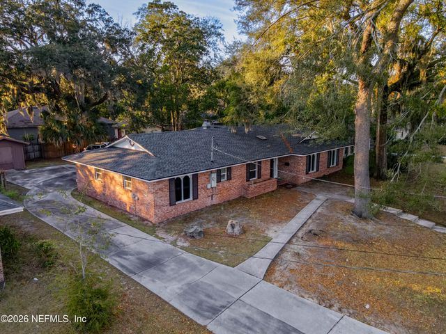 3968 KADEN Drive E, Jacksonville, FL 32277