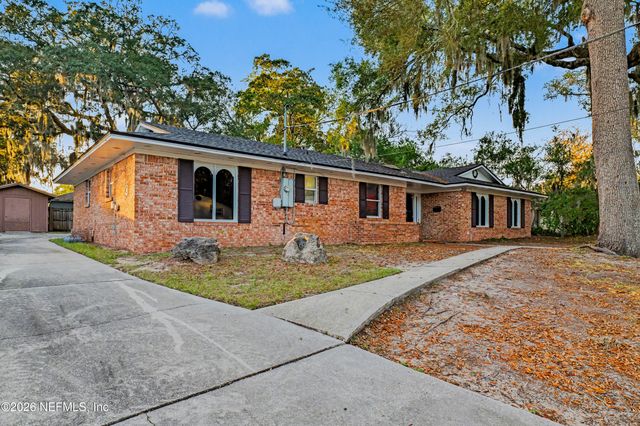3968 KADEN Drive E, Jacksonville, FL 32277