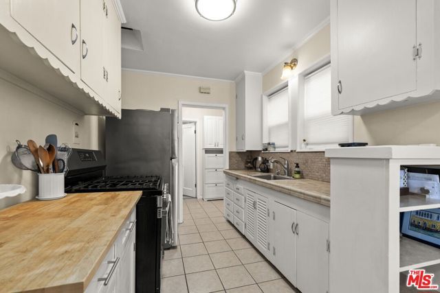 1001 Farnam Street, Los Angeles, CA 90042