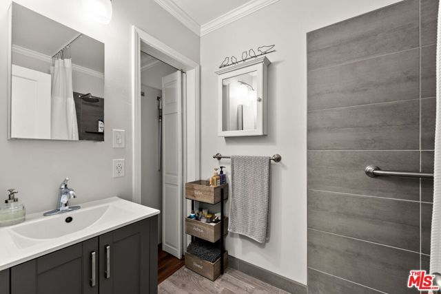 1001 Farnam Street, Los Angeles, CA 90042