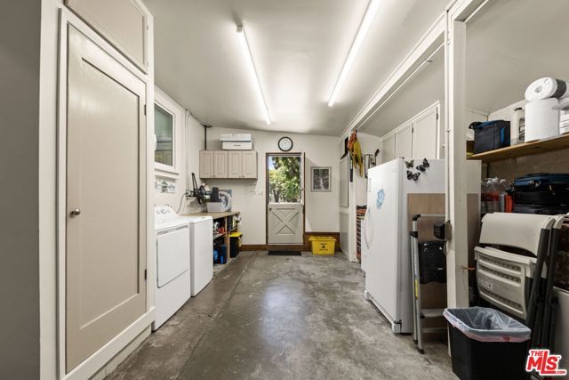 1001 Farnam Street, Los Angeles, CA 90042