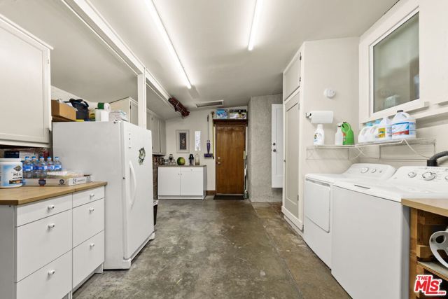 1001 Farnam Street, Los Angeles, CA 90042