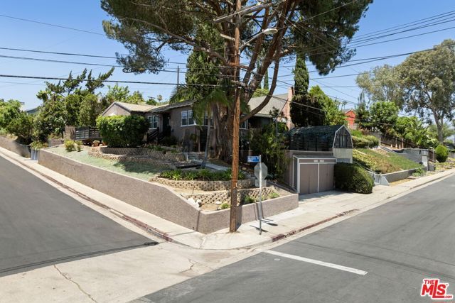 1001 Farnam Street, Los Angeles, CA 90042