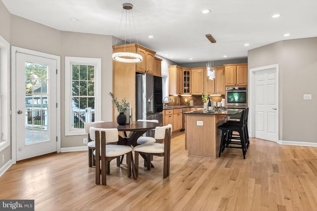 909 19TH ST S, Arlington, VA 22202