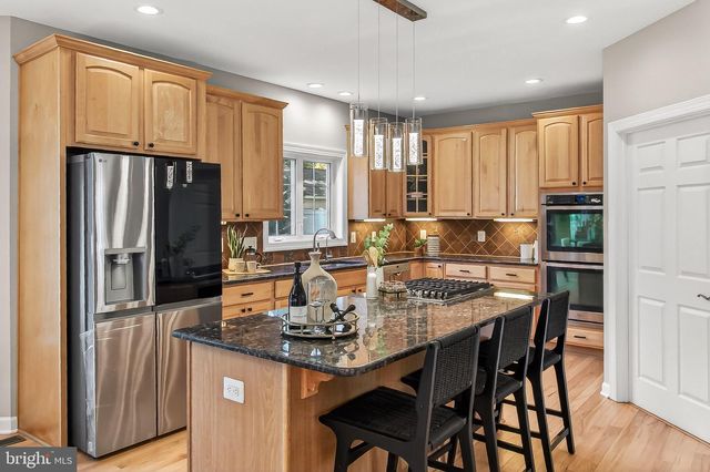 909 19TH ST S, Arlington, VA 22202