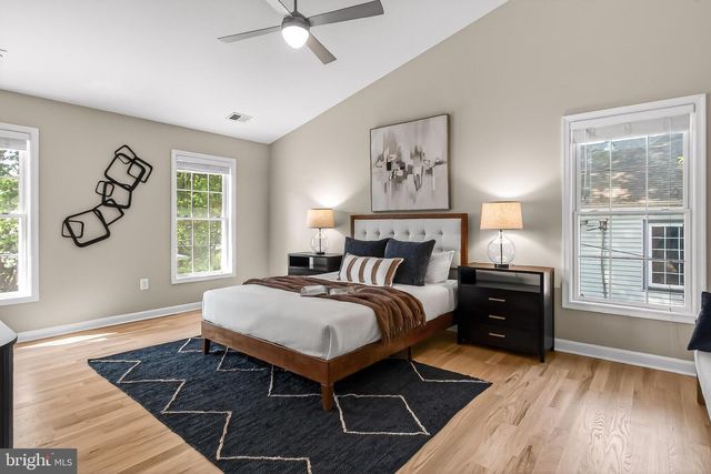 909 19TH ST S, Arlington, VA 22202