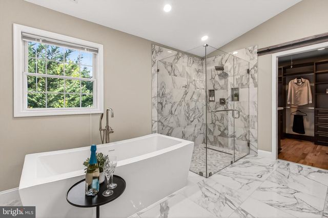 909 19TH ST S, Arlington, VA 22202