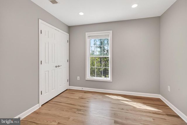 909 19TH ST S, Arlington, VA 22202