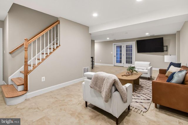 909 19TH ST S, Arlington, VA 22202